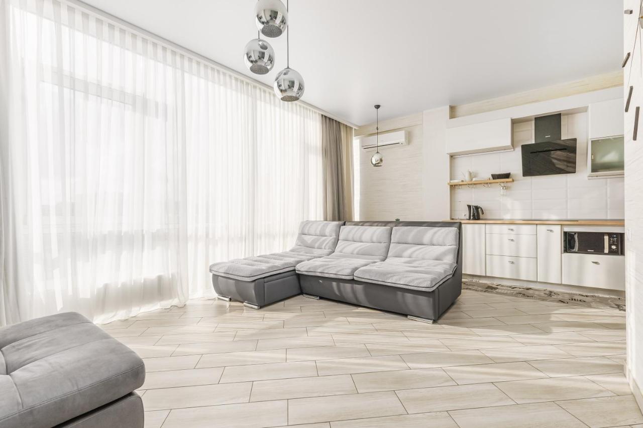 Gagarin Plaza 1-Bedroom Apartment Odesa Exterior photo